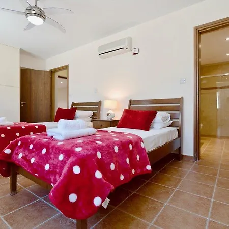 Villa “imagine You And Your Family Renting This Cyprus”-poseidon *