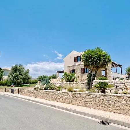 Villa “imagine You And Your Family Renting This Cyprus”-poseidon *