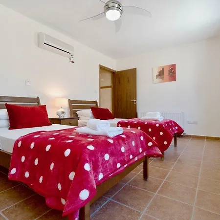 Villa “imagine You And Your Family Renting This Cyprus”-poseidon