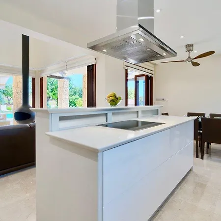“imagine You And Your Family Renting This Cyprus”-poseidon Kouklia